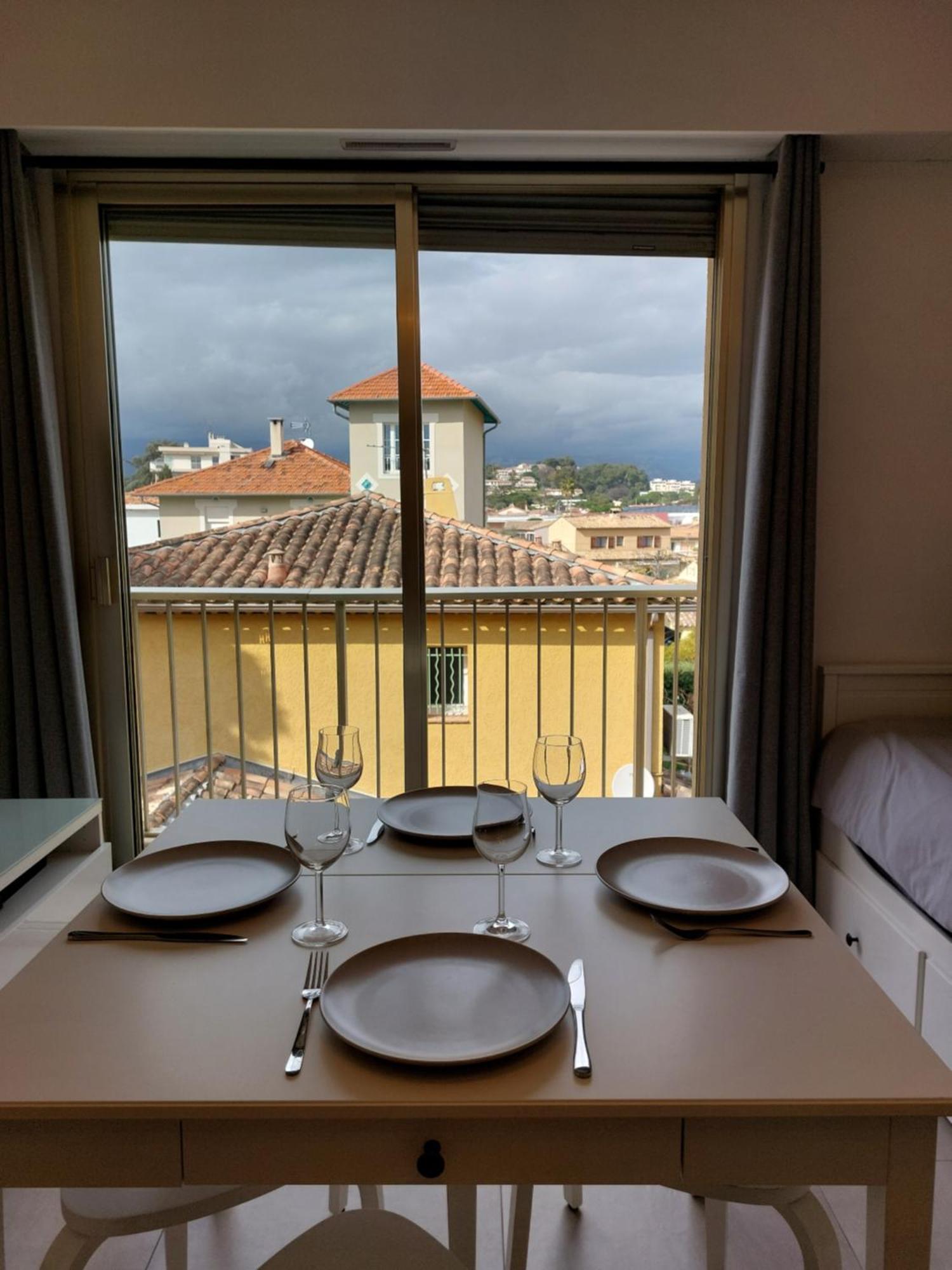 T2 Au Calme, Proche Des Plages, Climatise Et Parking Prive Cagnes-sur-Mer Exteriör bild